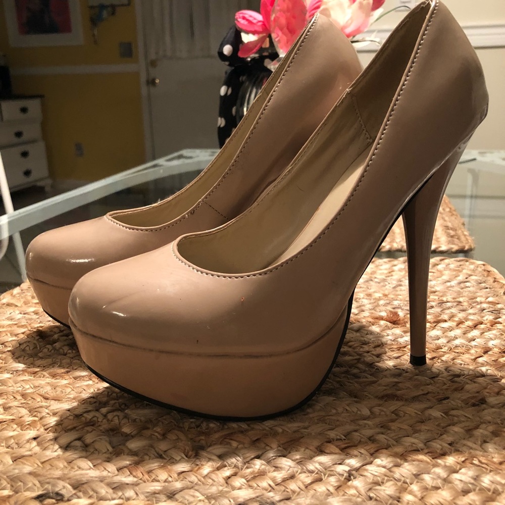 Beige heels.
